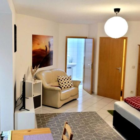 Wohlfuehl-Ferienwohnung Mit Tiefgarage Im Gruenen Oberhof  Buitenkant foto
