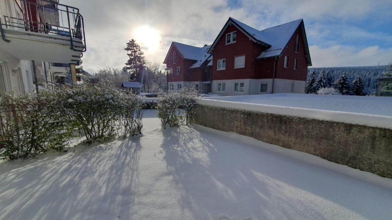 Wohlfuehl-Ferienwohnung Mit Tiefgarage Im Gruenen Oberhof  Buitenkant foto