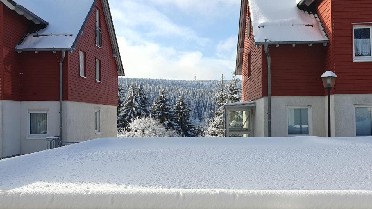 Wohlfuehl-Ferienwohnung Mit Tiefgarage Im Gruenen Oberhof  Buitenkant foto