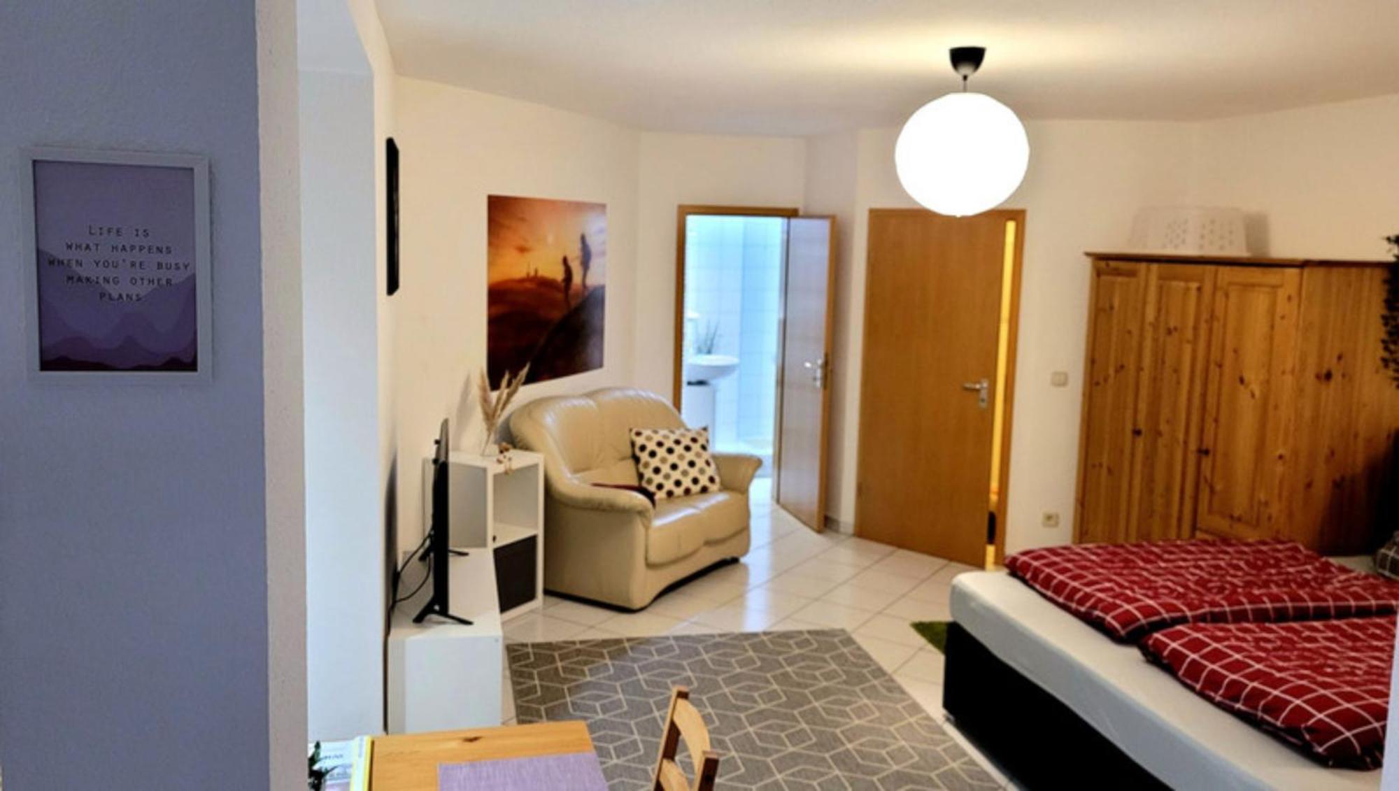 Wohlfuehl-Ferienwohnung Mit Tiefgarage Im Gruenen Oberhof  Buitenkant foto