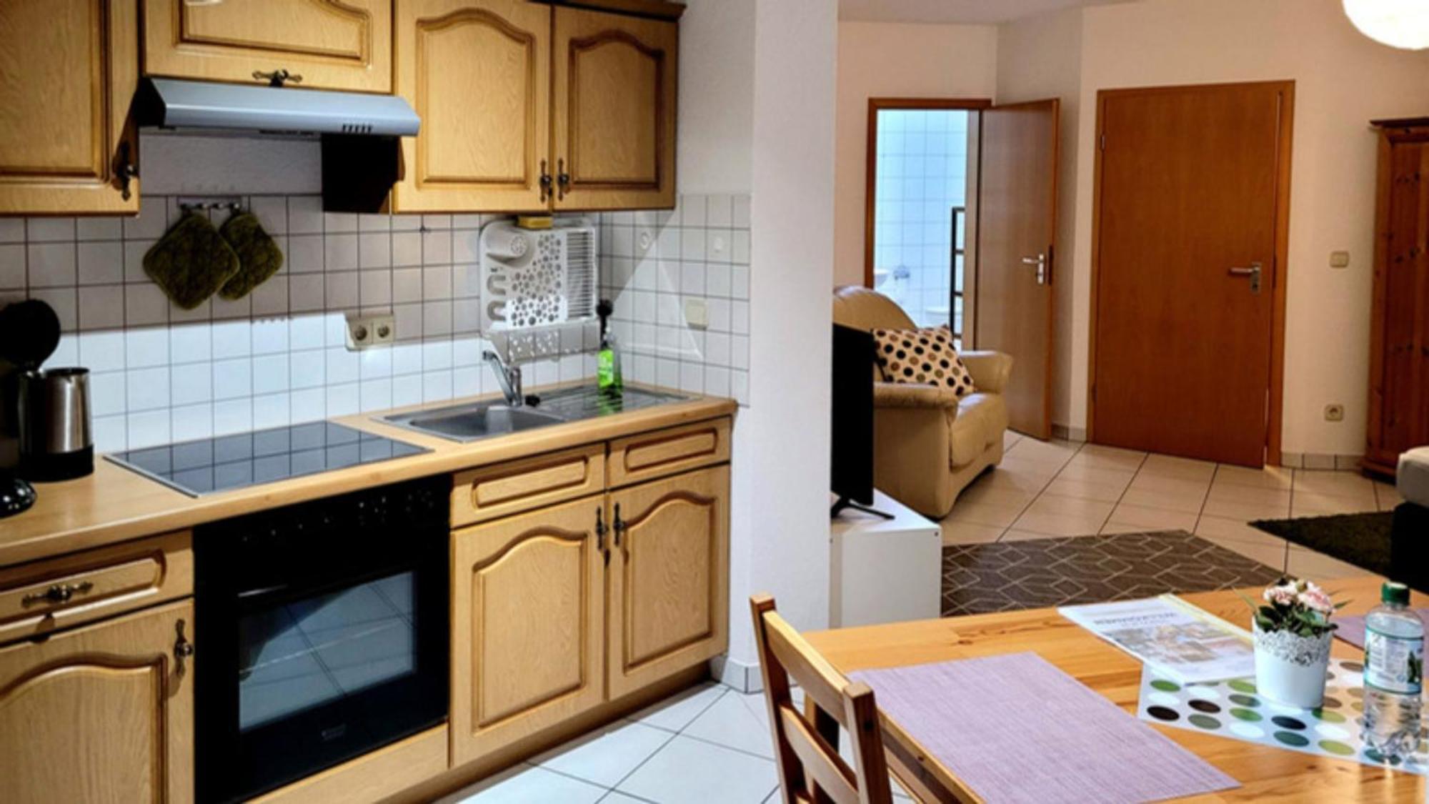 Wohlfuehl-Ferienwohnung Mit Tiefgarage Im Gruenen Oberhof  Buitenkant foto