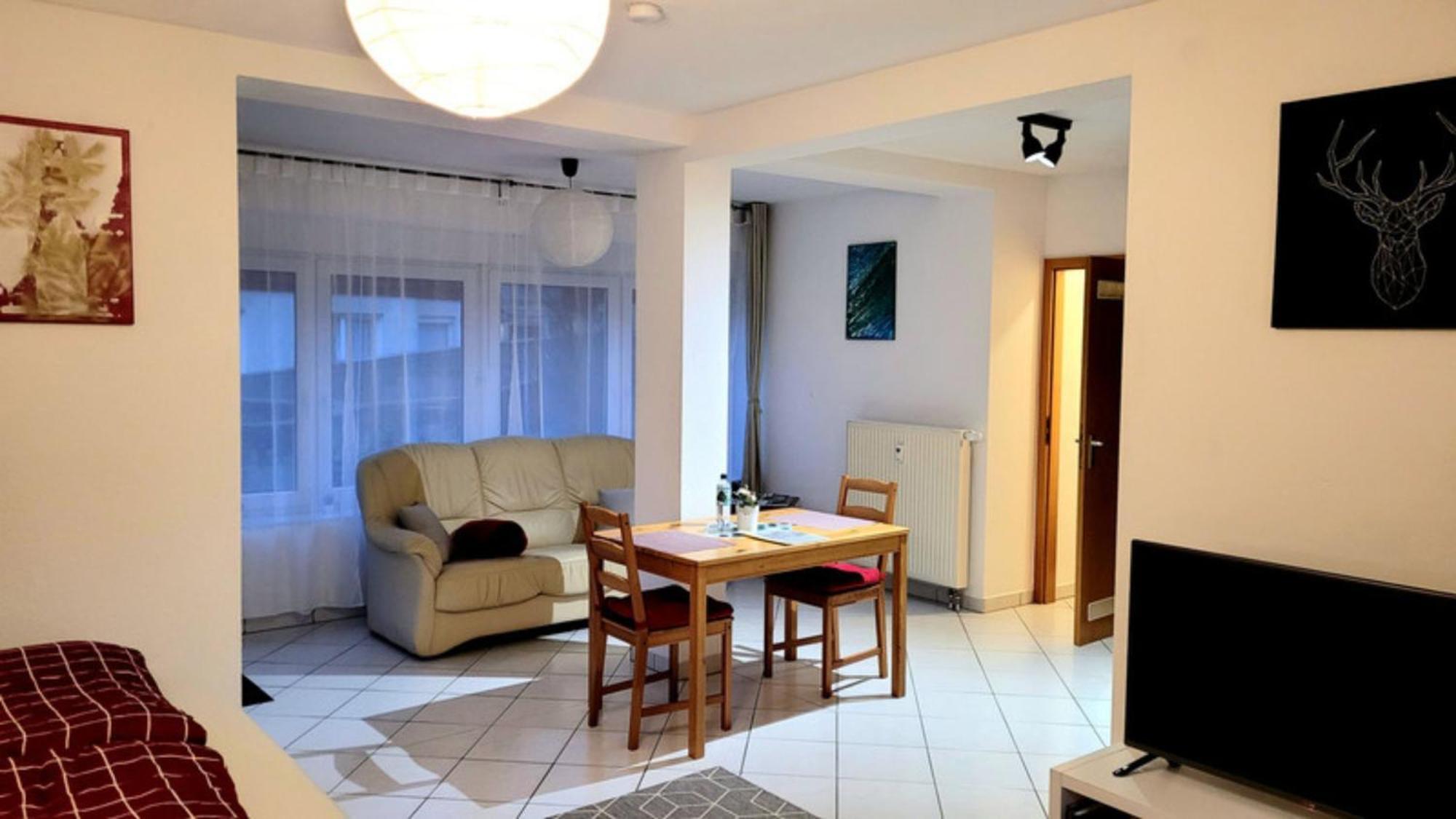 Wohlfuehl-Ferienwohnung Mit Tiefgarage Im Gruenen Oberhof  Buitenkant foto